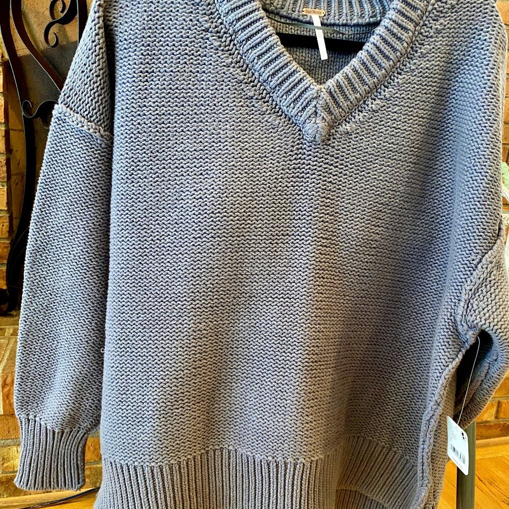 Cotton Free People Slight V Neck, Cable Sweater Tags On, Never Worn.